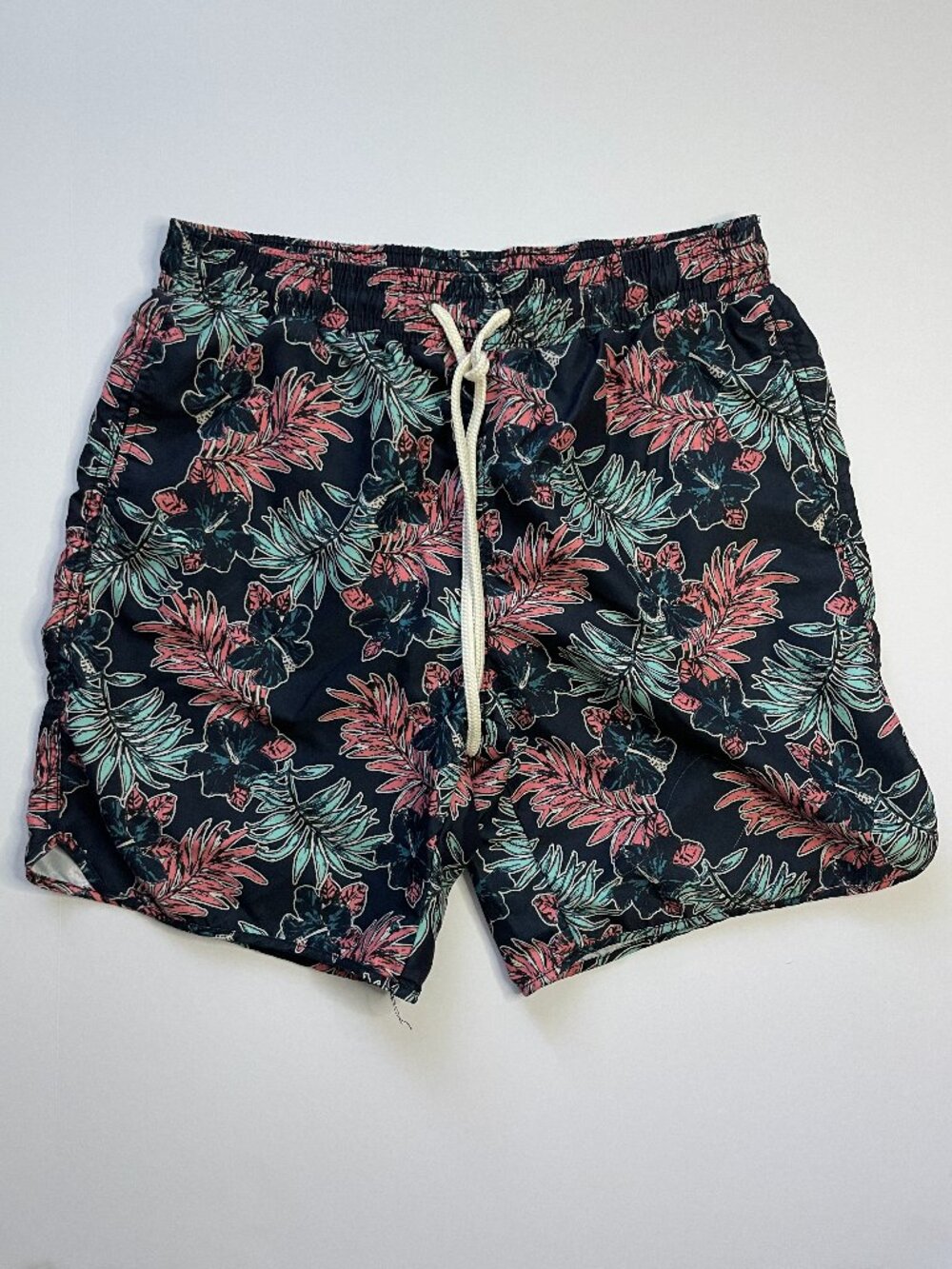 Grayers Swimwear Men's Swim Trunks Drawstring Shorts Size M Navy Floral Print